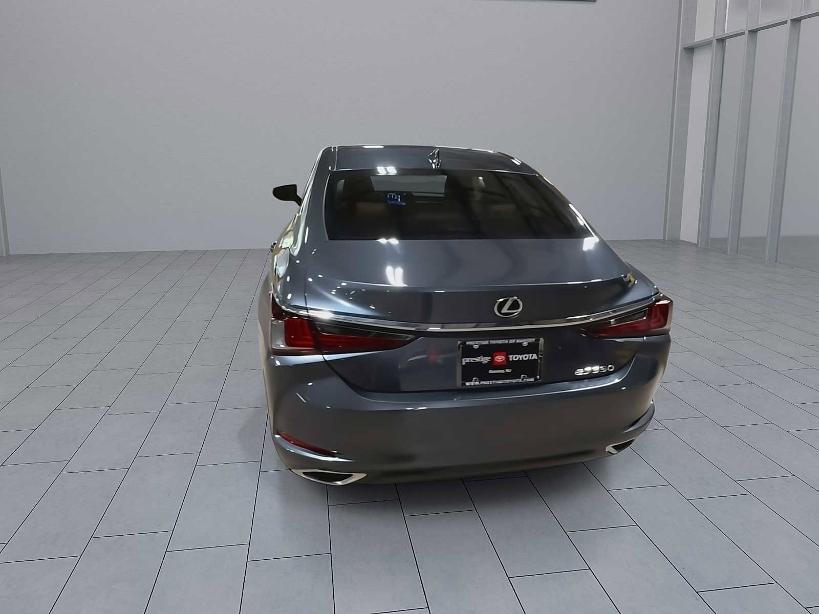 Thumbnail: 2022 Lexus ES - 7