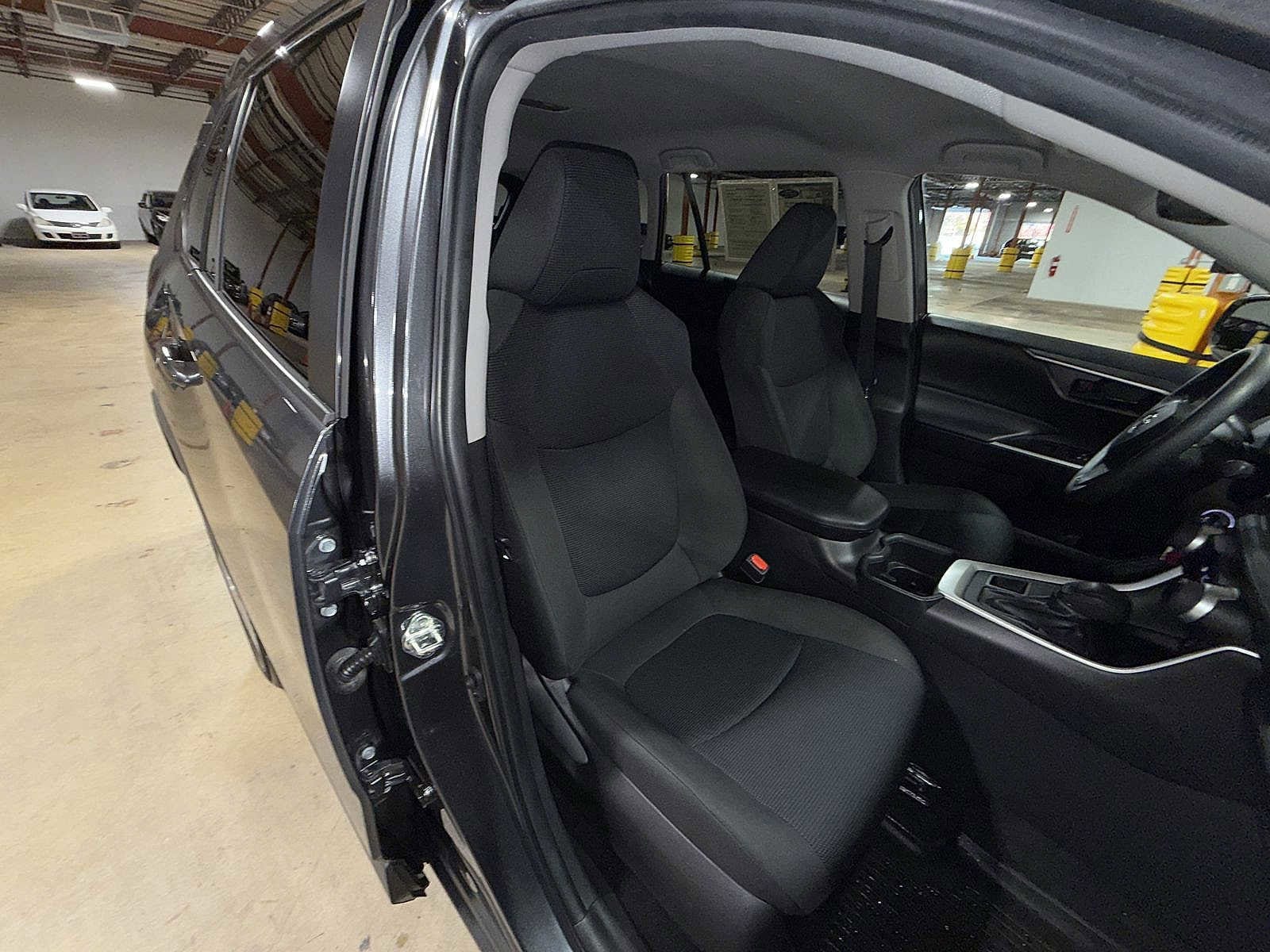 Thumbnail: 2023 Toyota RAV4 - 16