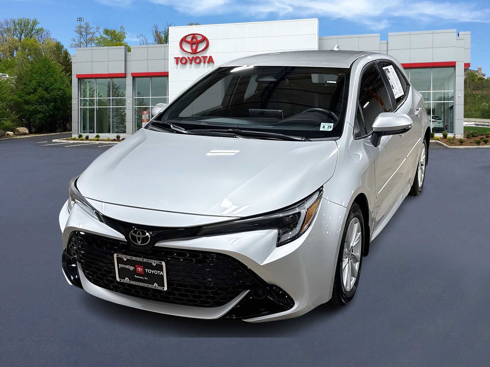  2025 Toyota Corolla Hatchback SE FWD   