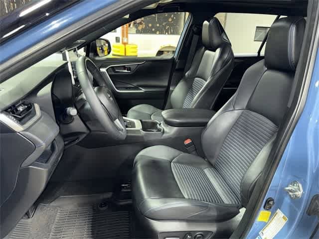 Thumbnail: 2022 Toyota RAV4 - 14