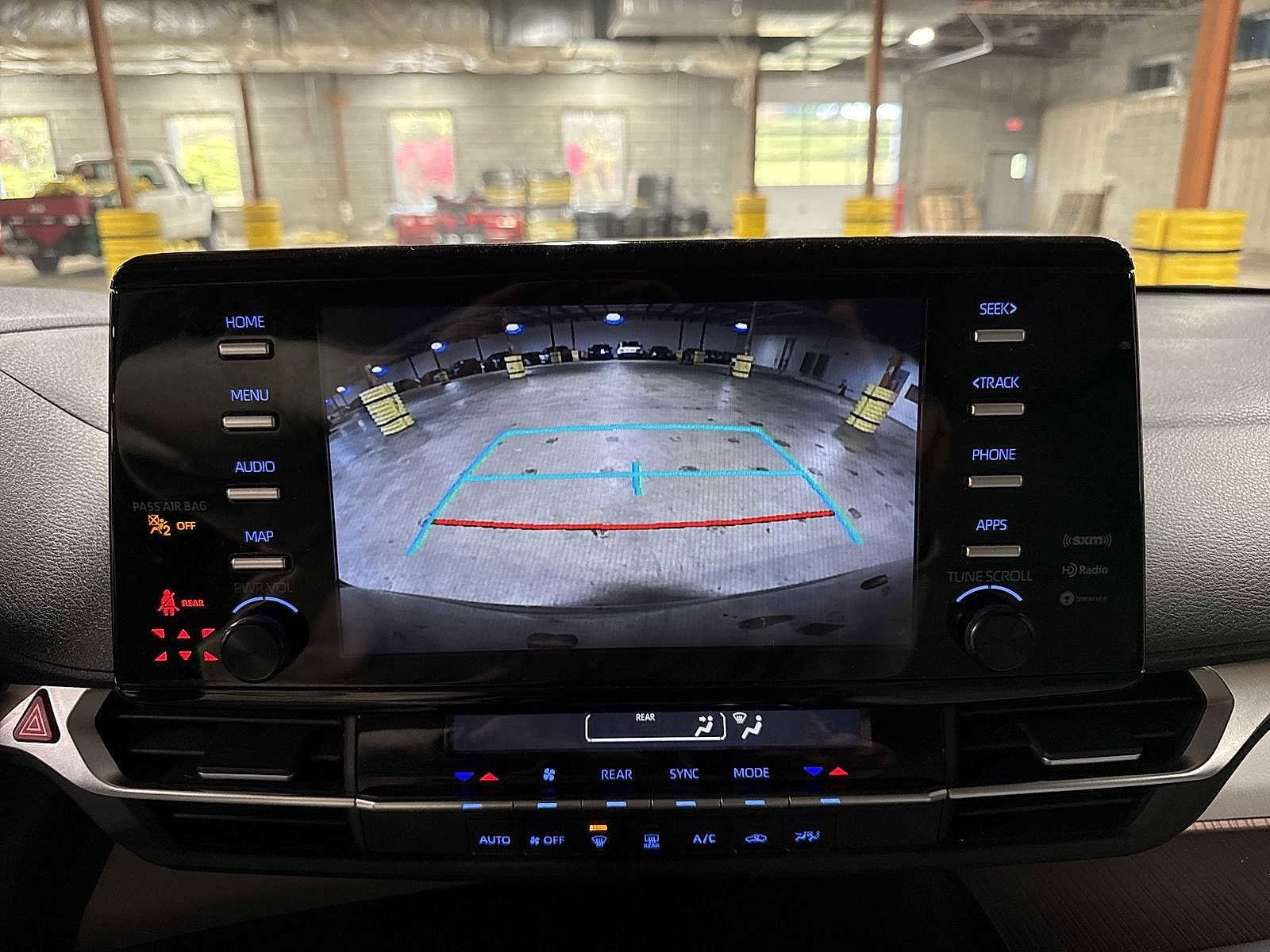 Thumbnail: 2022 Toyota Sienna - 25