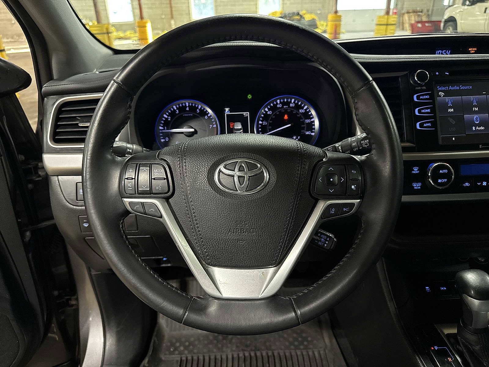 Thumbnail: 2019 Toyota Highlander - 19