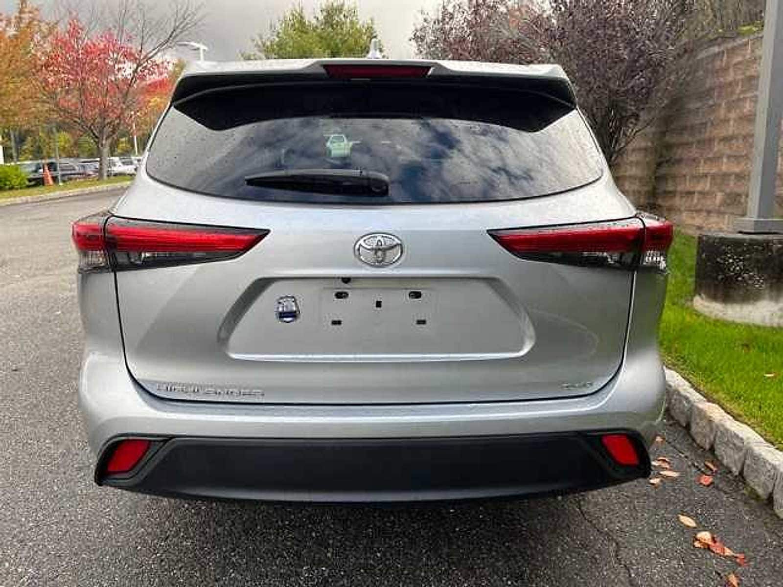 Thumbnail: 2021 Toyota Highlander - 5