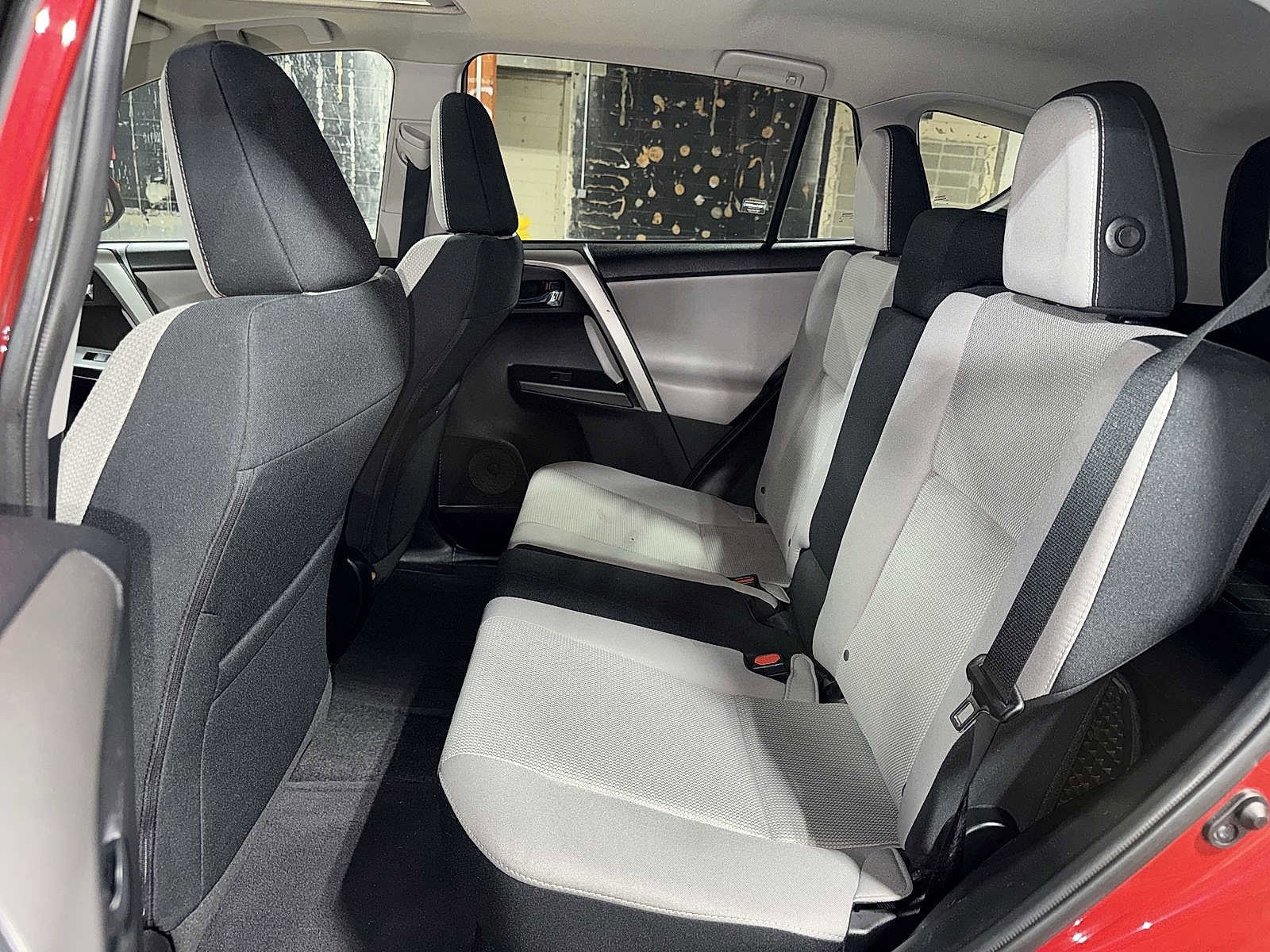 Thumbnail: 2017 Toyota RAV4 - 17