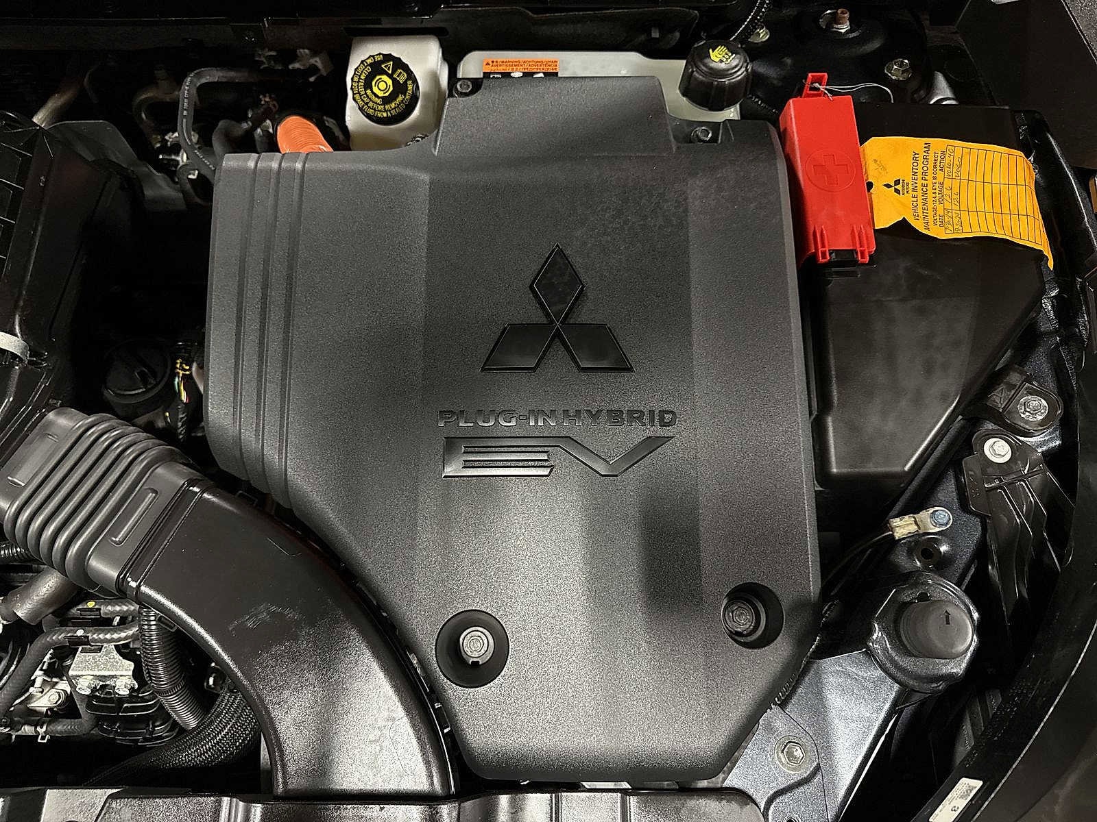 Thumbnail: 2024 Mitsubishi Outlander - 12