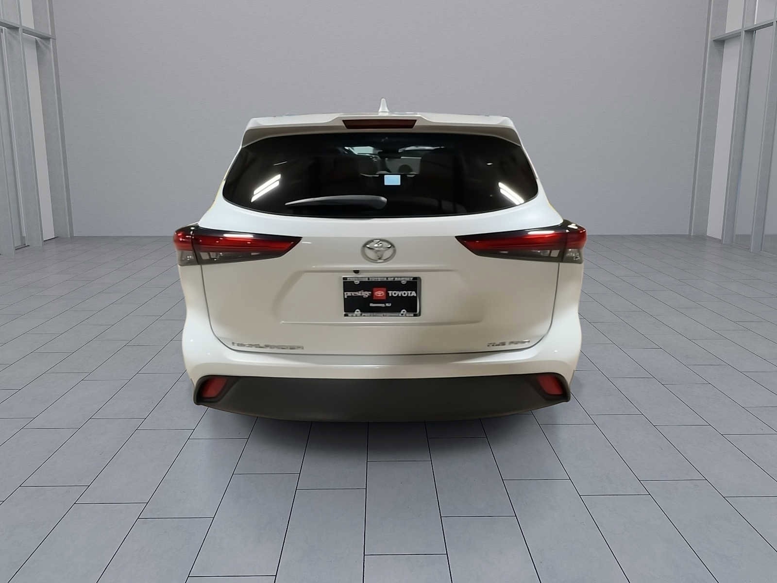 Thumbnail: 2021 Toyota Highlander - 7