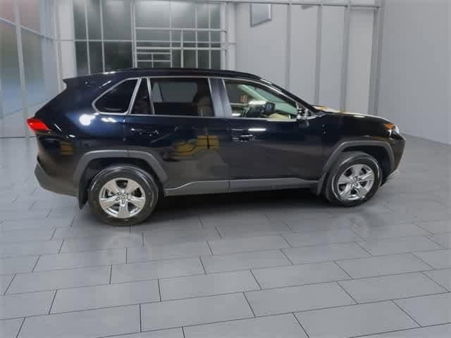 Thumbnail: 2022 Toyota RAV4 - 9