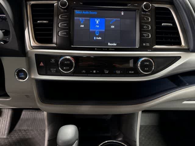 Thumbnail: 2017 Toyota Highlander - 23