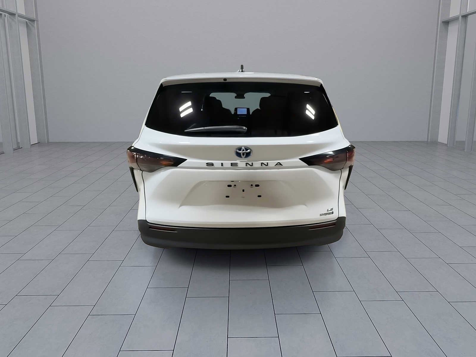 Thumbnail: 2023 Toyota Sienna - 7