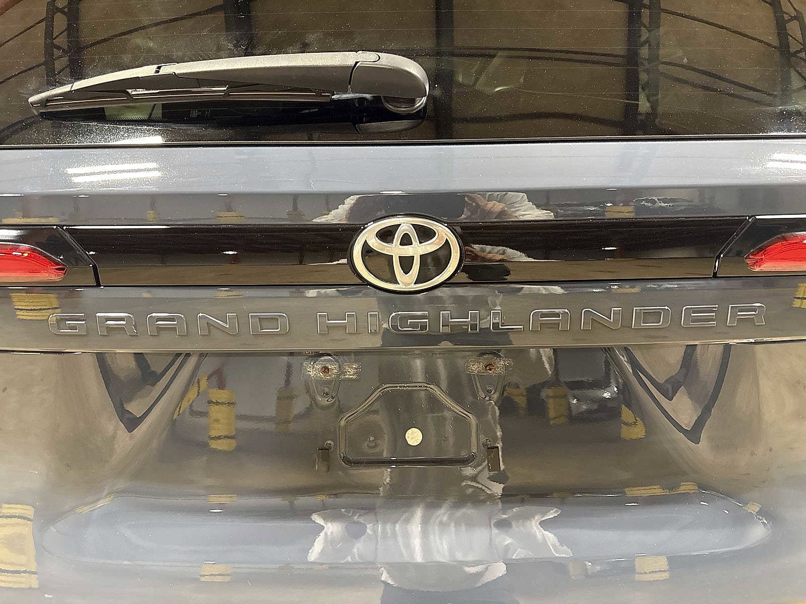 Thumbnail: 2024 Toyota Grand Highlander - 28