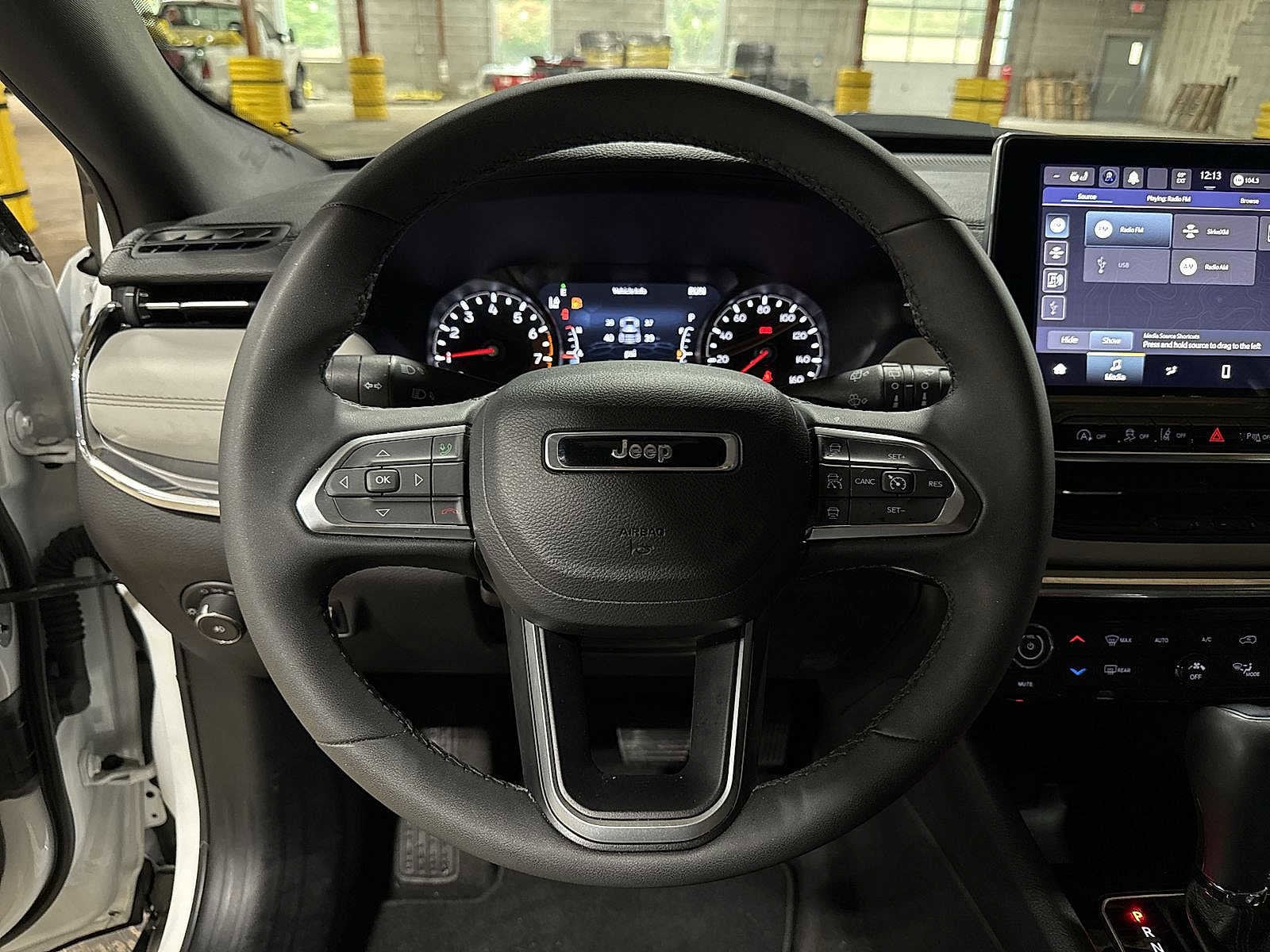 Thumbnail: 2023 Jeep Compass - 18