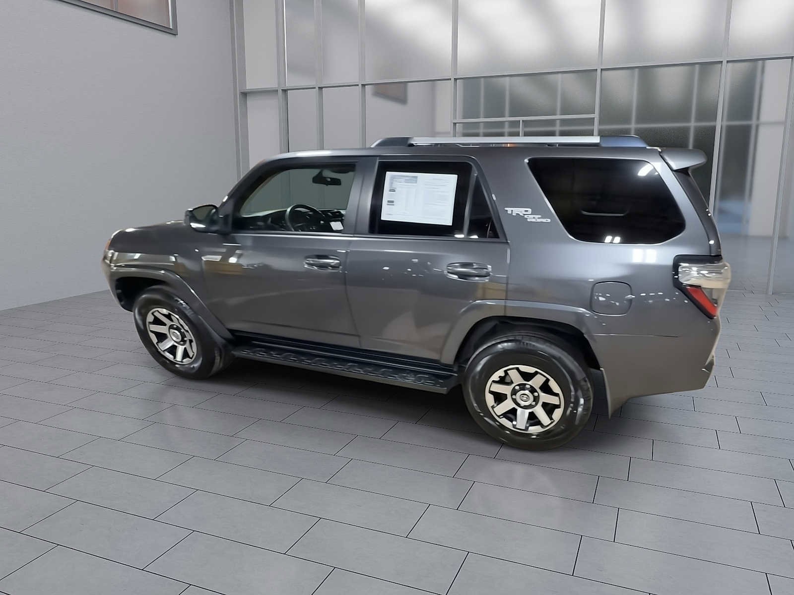 Thumbnail: 2017 Toyota 4Runner - 6