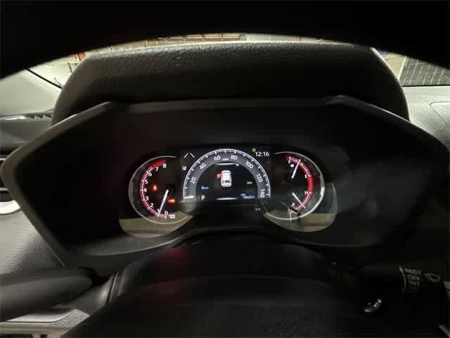 2023 Toyota RAV4 XLE 32