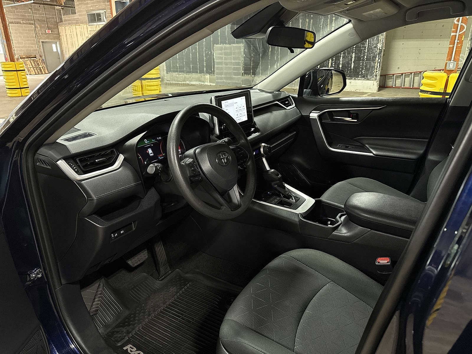 Thumbnail: 2024 Toyota RAV4 - 28