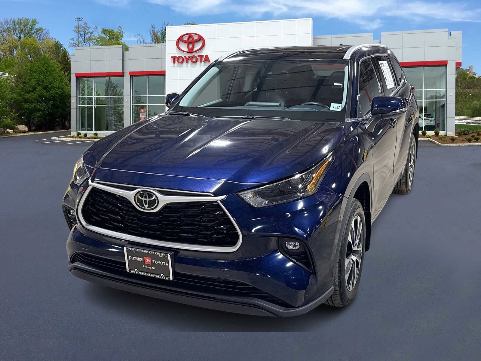 Thumbnail: 2022 Toyota Highlander - 1
