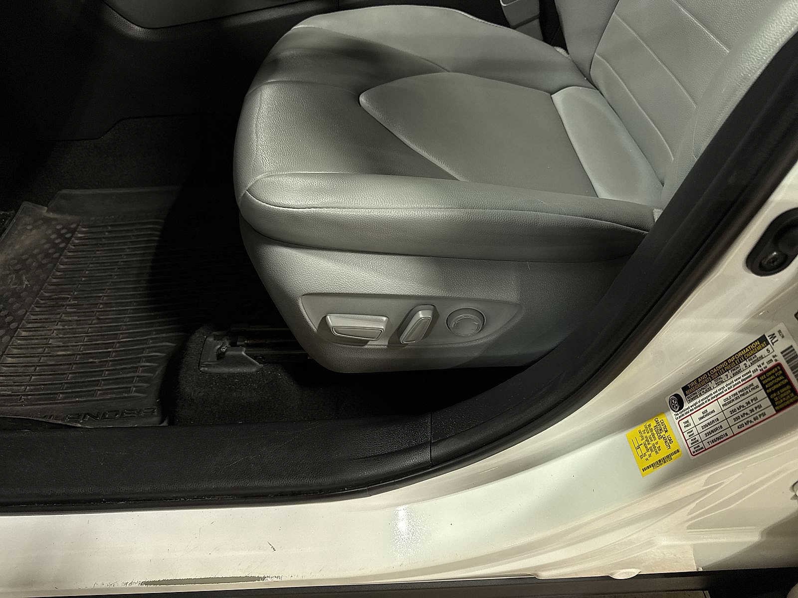 Thumbnail: 2021 Toyota Highlander - 24