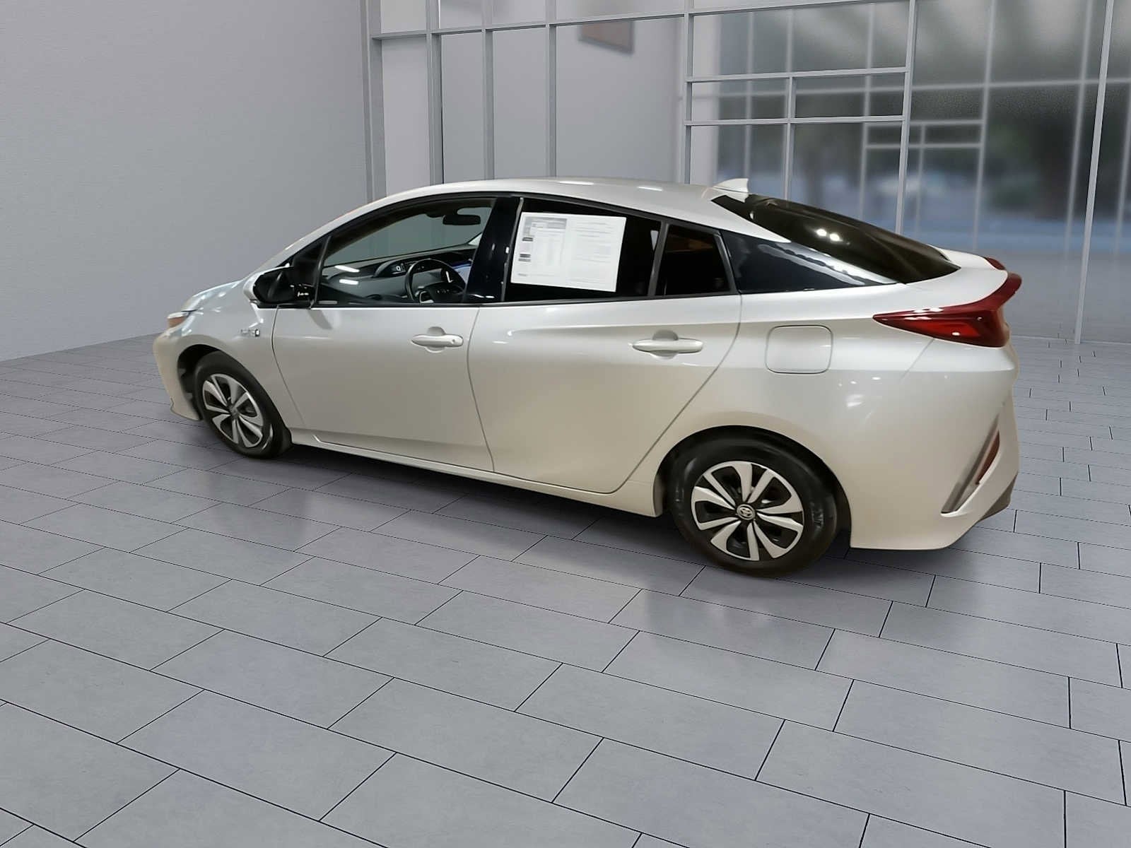 Thumbnail: 2017 Toyota Prius Prime - 6