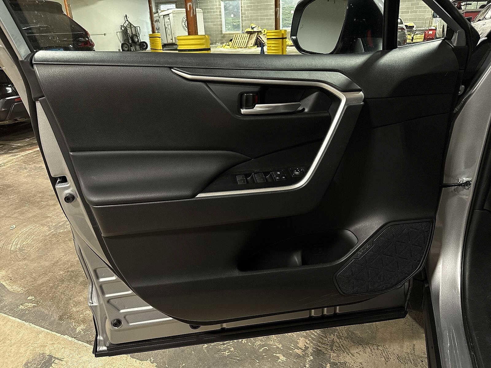 Thumbnail: 2023 Toyota RAV4 - 29