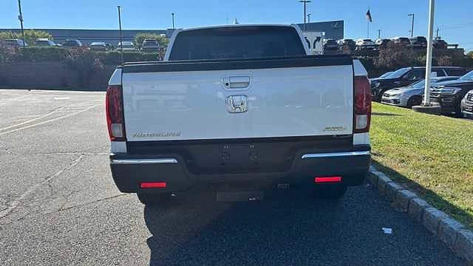 Thumbnail: 2020 Honda Ridgeline - 15
