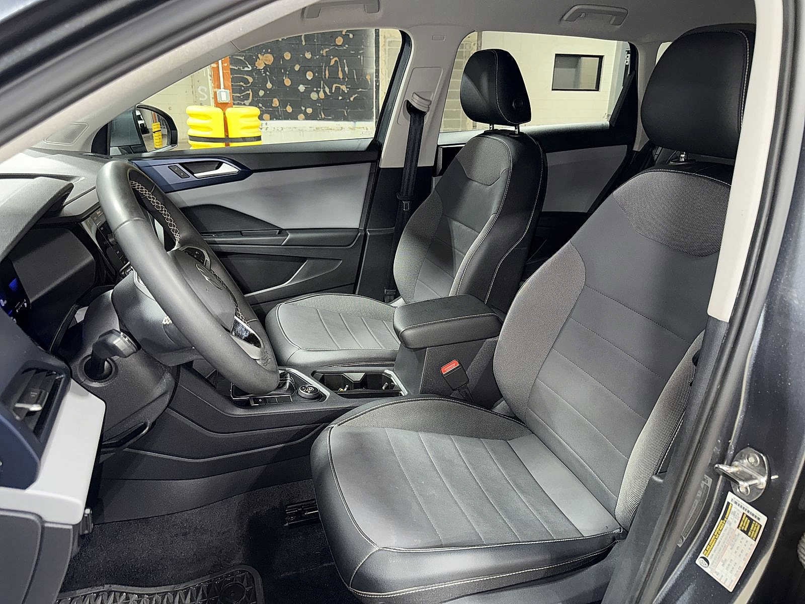 Thumbnail: 2022 Volkswagen Taos - 15