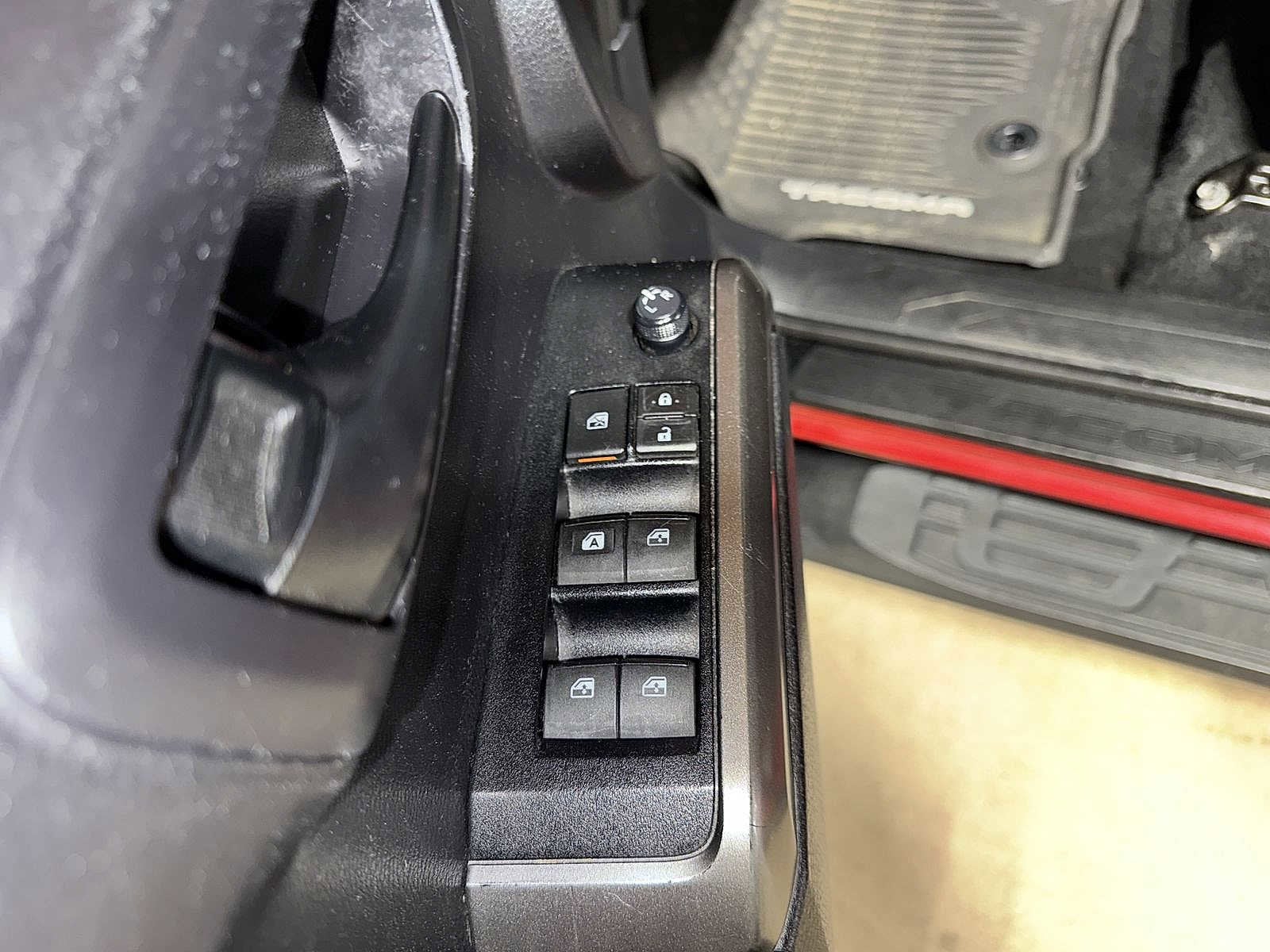 Thumbnail: 2020 Toyota Tacoma - 22