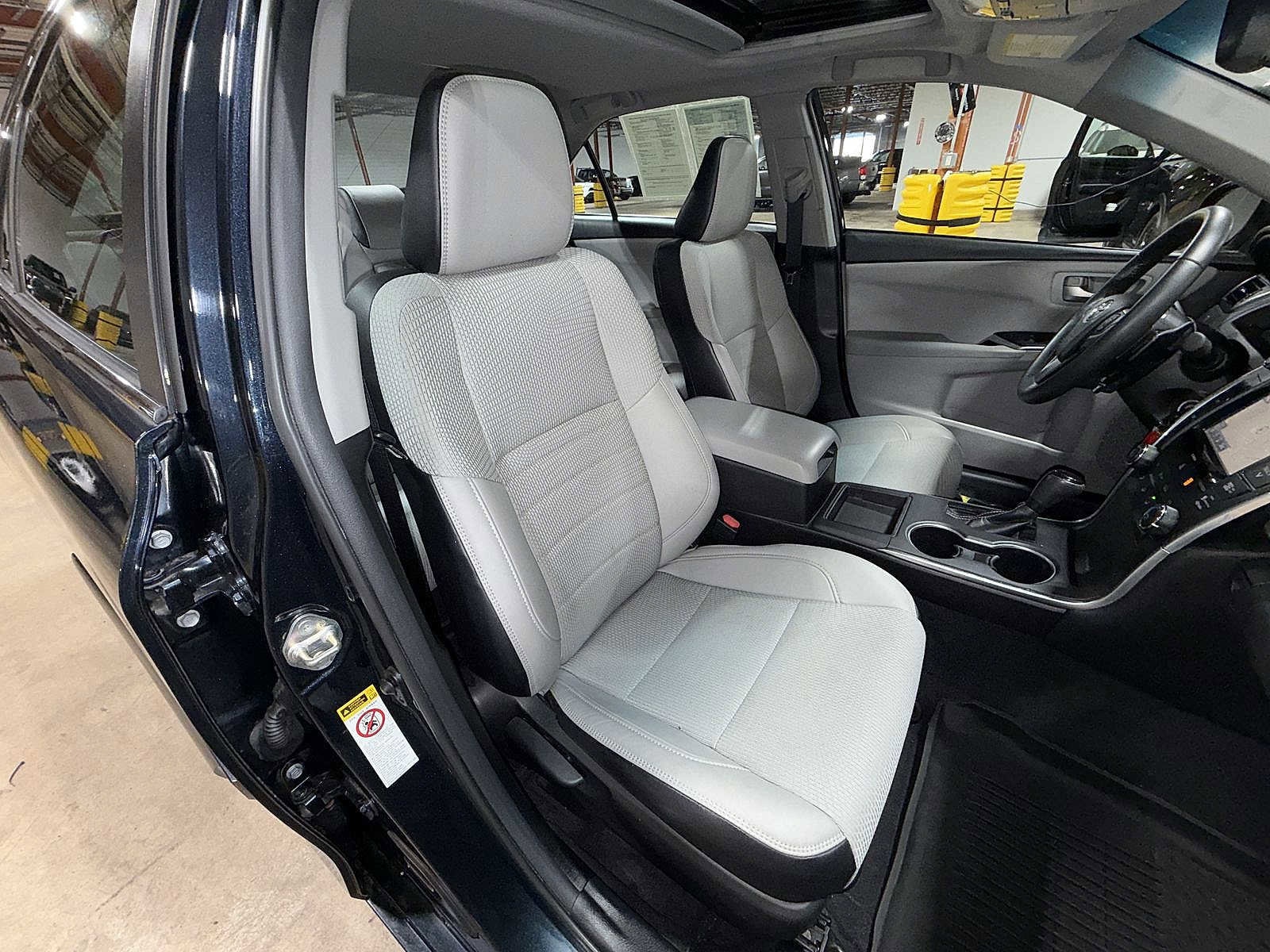 Thumbnail: 2017 Toyota Camry - 16