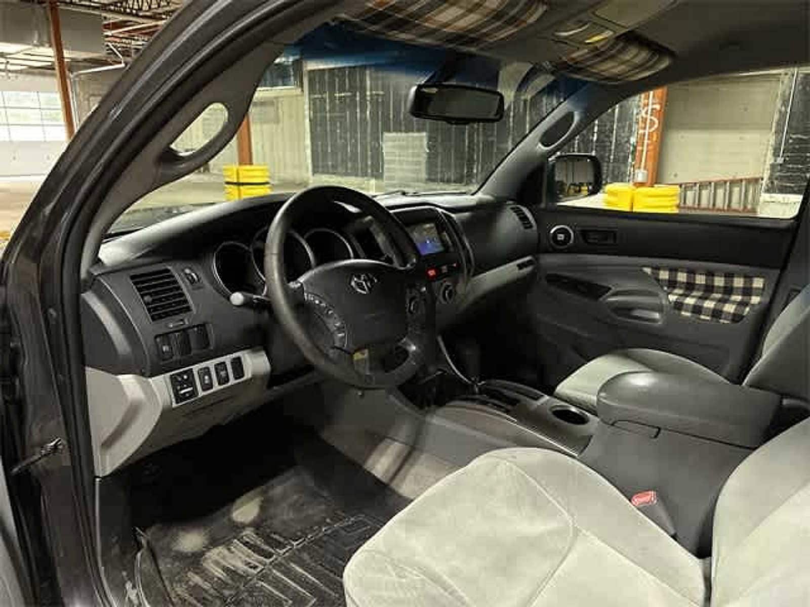 Thumbnail: 2011 Toyota Tacoma - 42