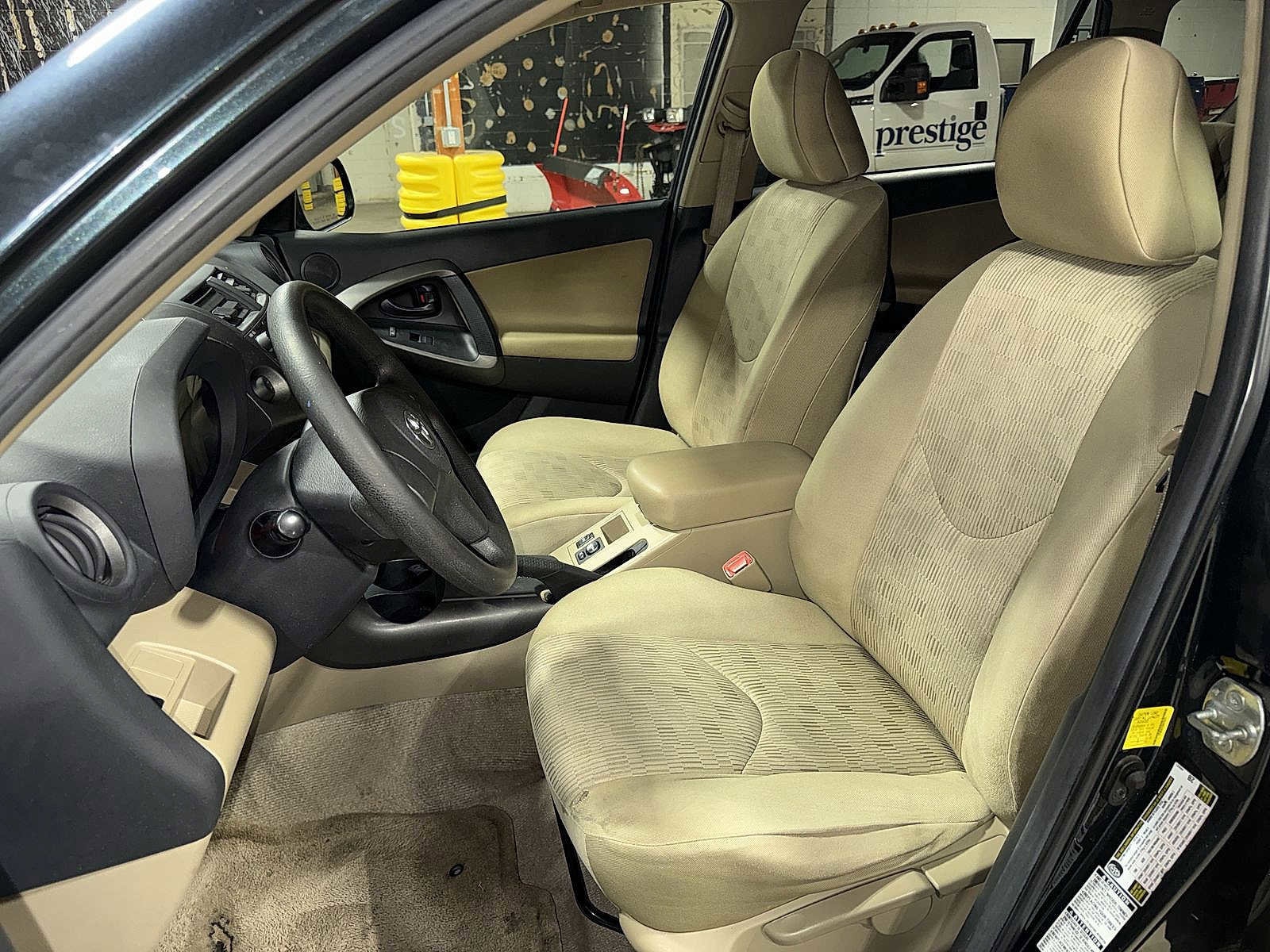 Thumbnail: 2011 Toyota RAV4 - 15