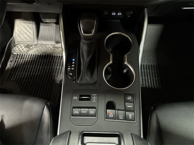 Thumbnail: 2023 Toyota Highlander - 33