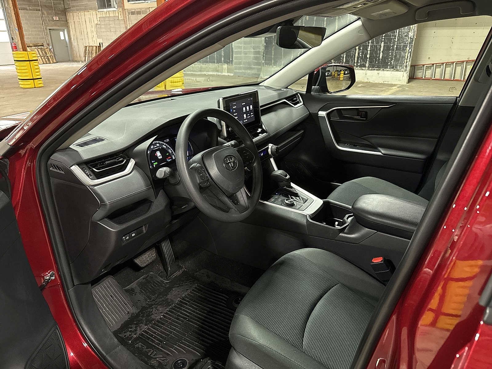 Thumbnail: 2024 Toyota RAV4 - 27