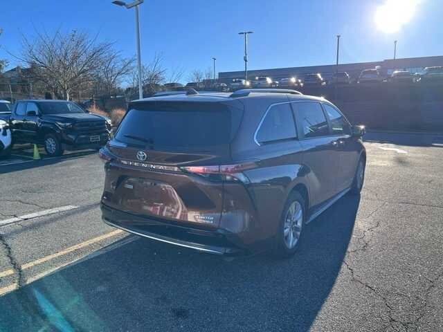2021 Toyota Sienna Limited photo 4