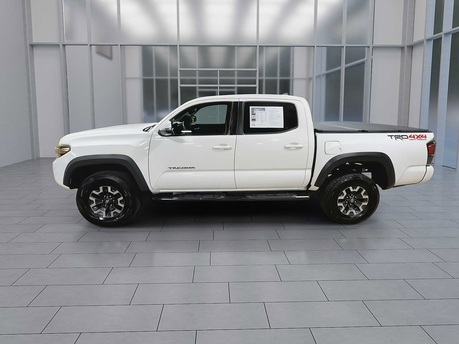 Thumbnail: 2016 Toyota Tacoma - 5