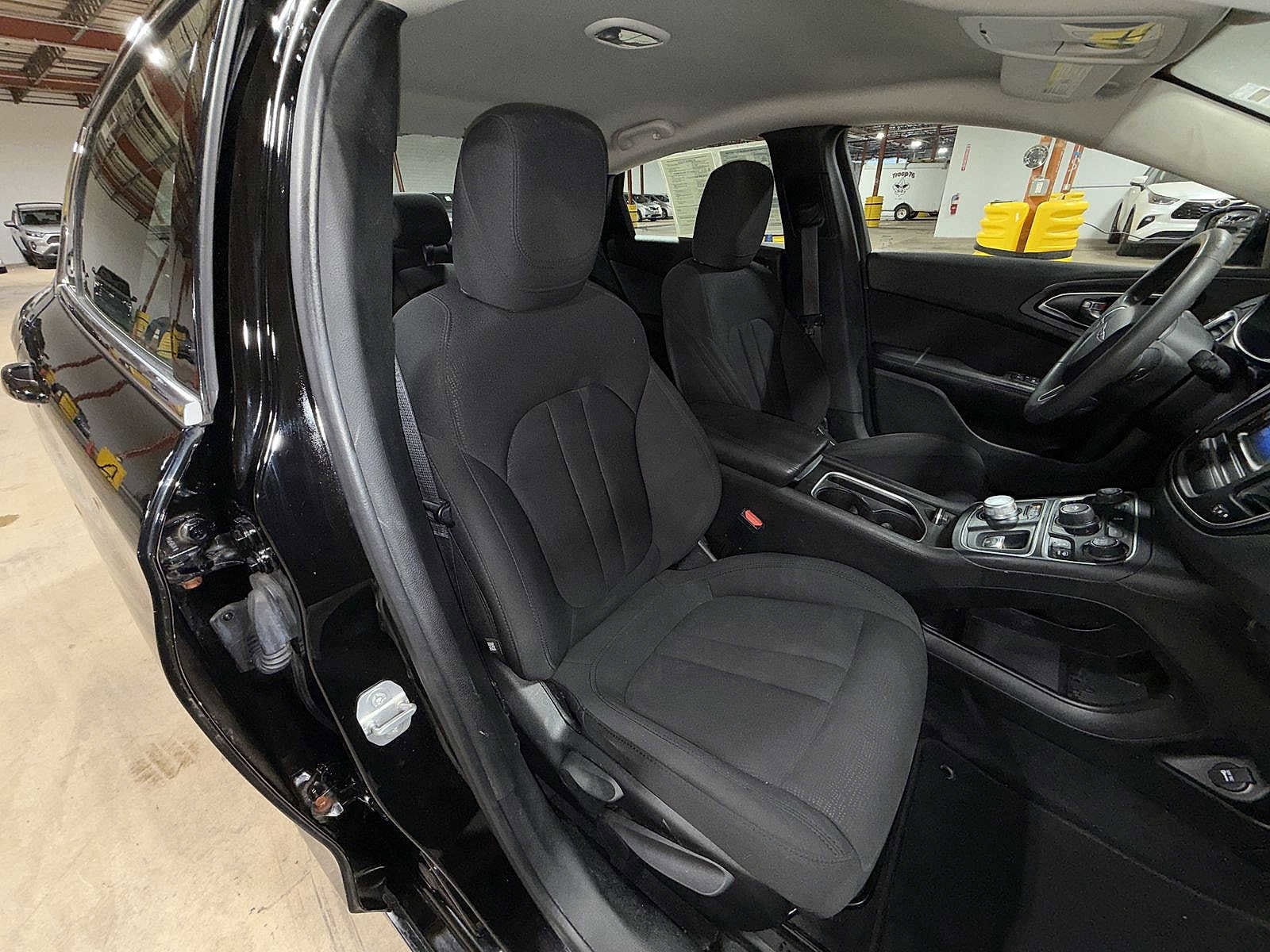 Thumbnail: 2015 Chrysler 200 - 15