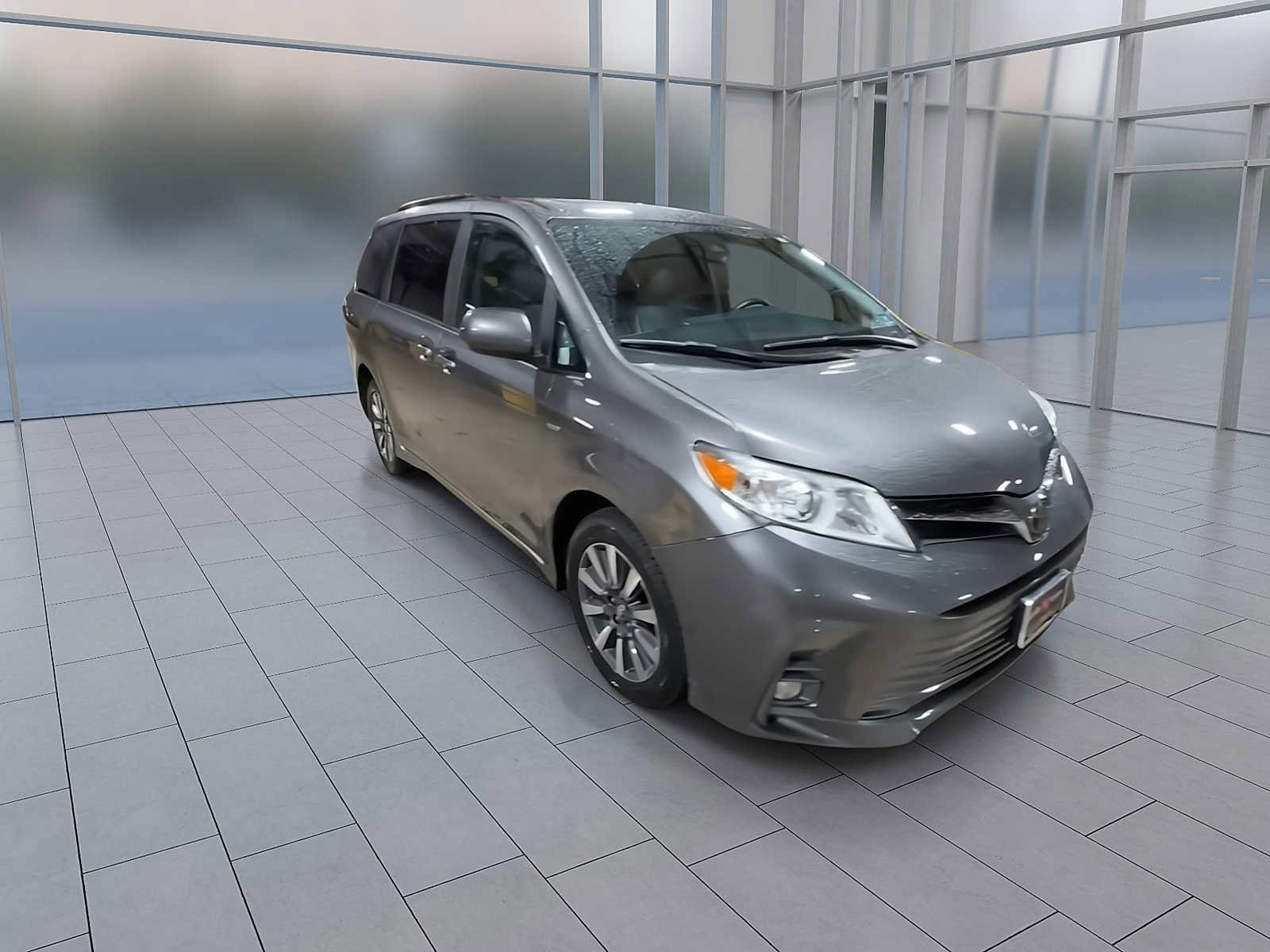 Thumbnail: 2020 Toyota Sienna - 2
