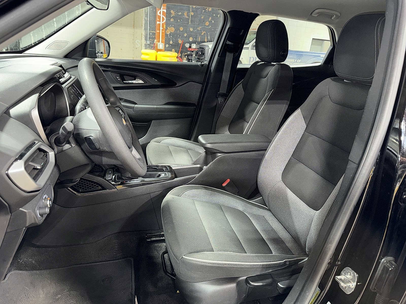 Thumbnail: 2023 Chevrolet TrailBlazer - 15