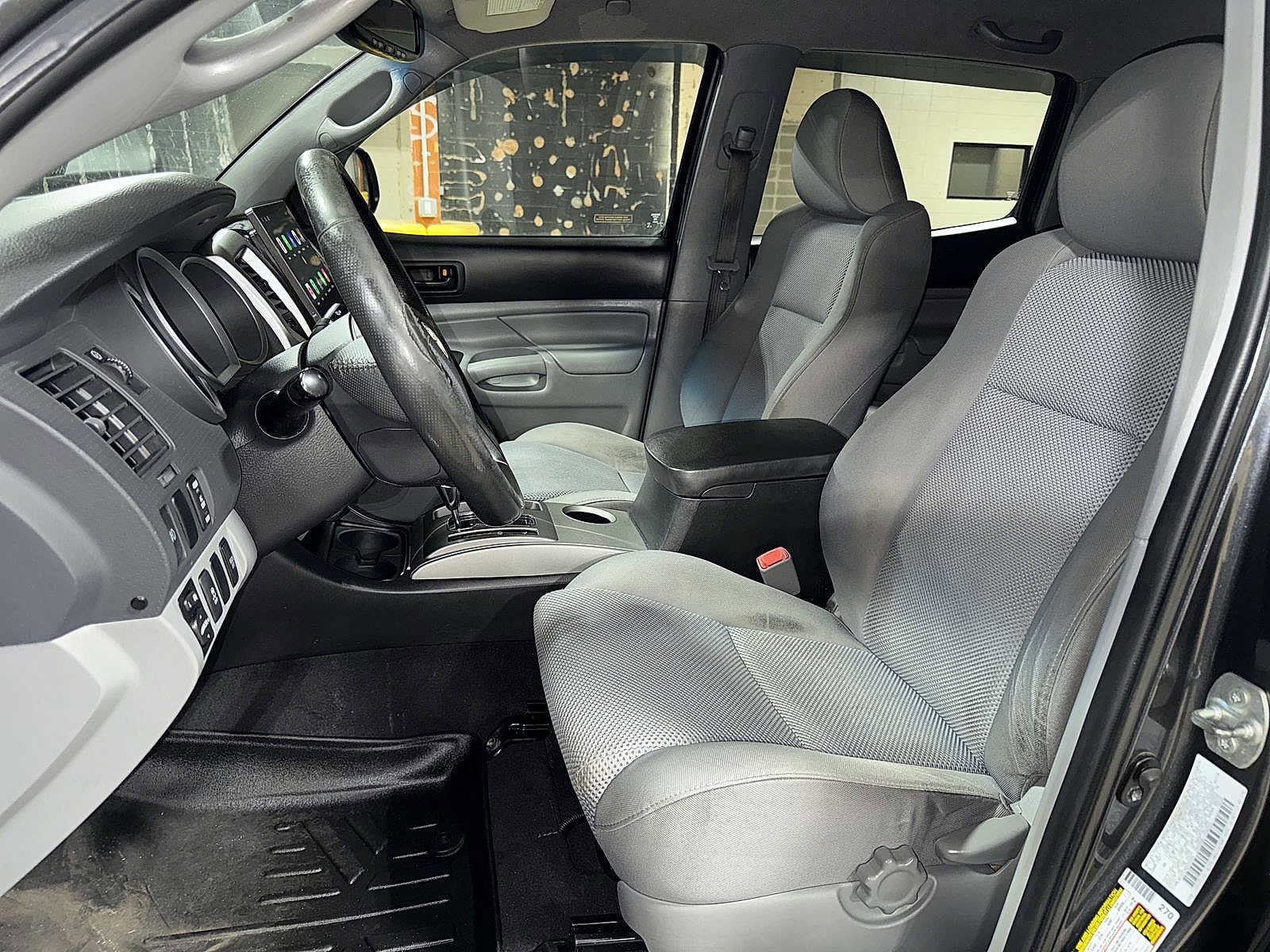 Thumbnail: 2012 Toyota Tacoma - 15