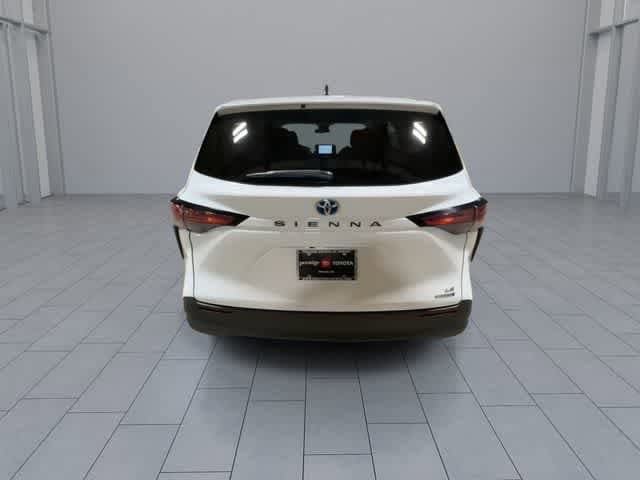 Thumbnail: 2022 Toyota Sienna - 7