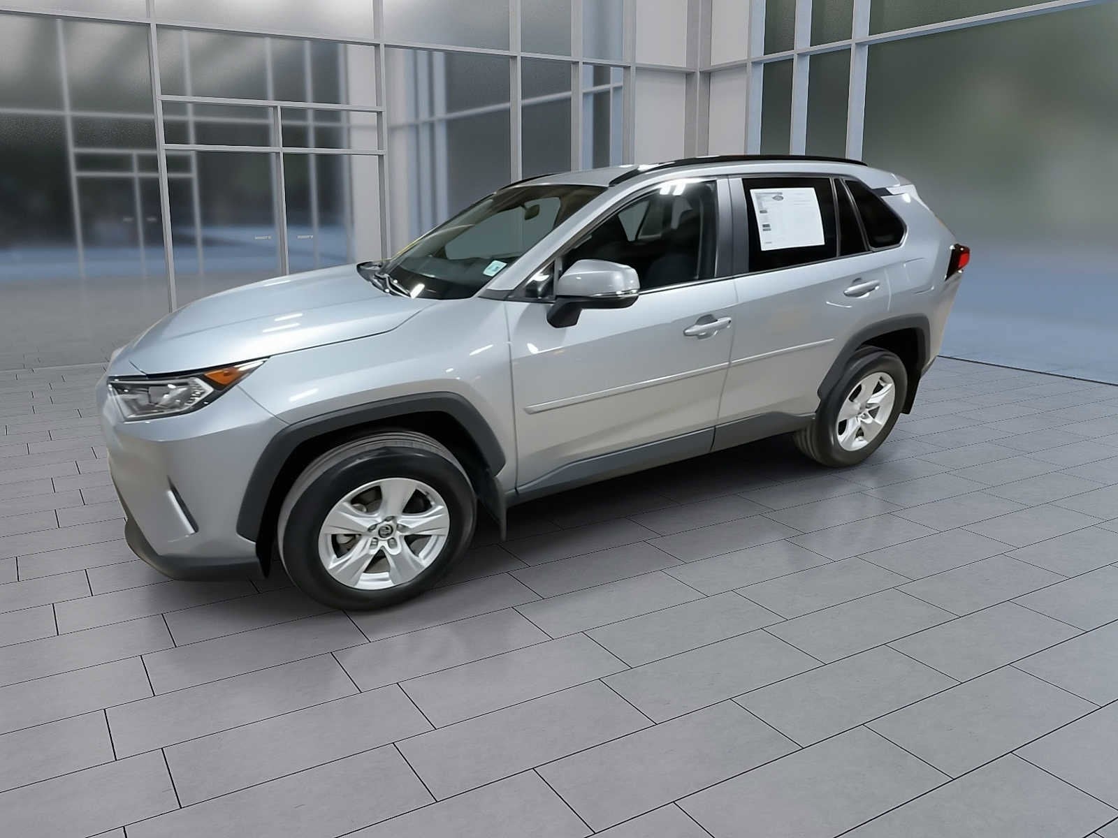 Thumbnail: 2021 Toyota RAV4 - 4