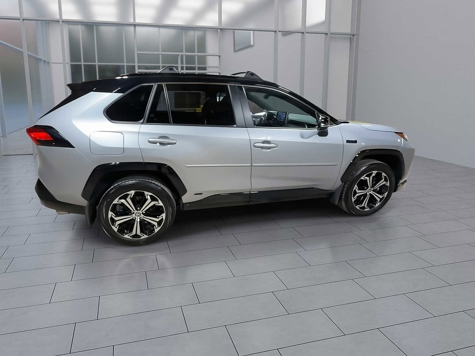 Thumbnail: 2022 Toyota RAV4 - 9