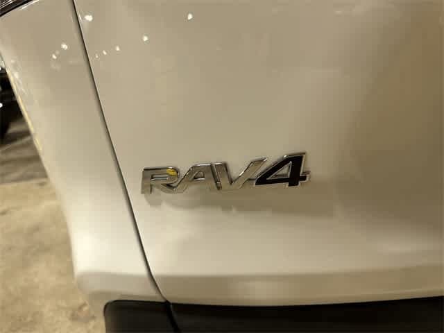 Thumbnail: 2022 Toyota RAV4 - 26