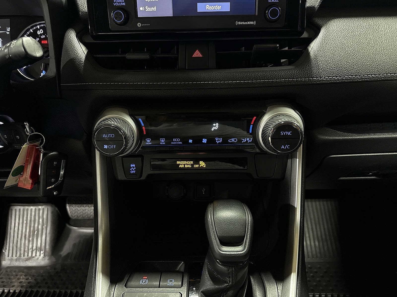 Thumbnail: 2022 Toyota RAV4 - 21