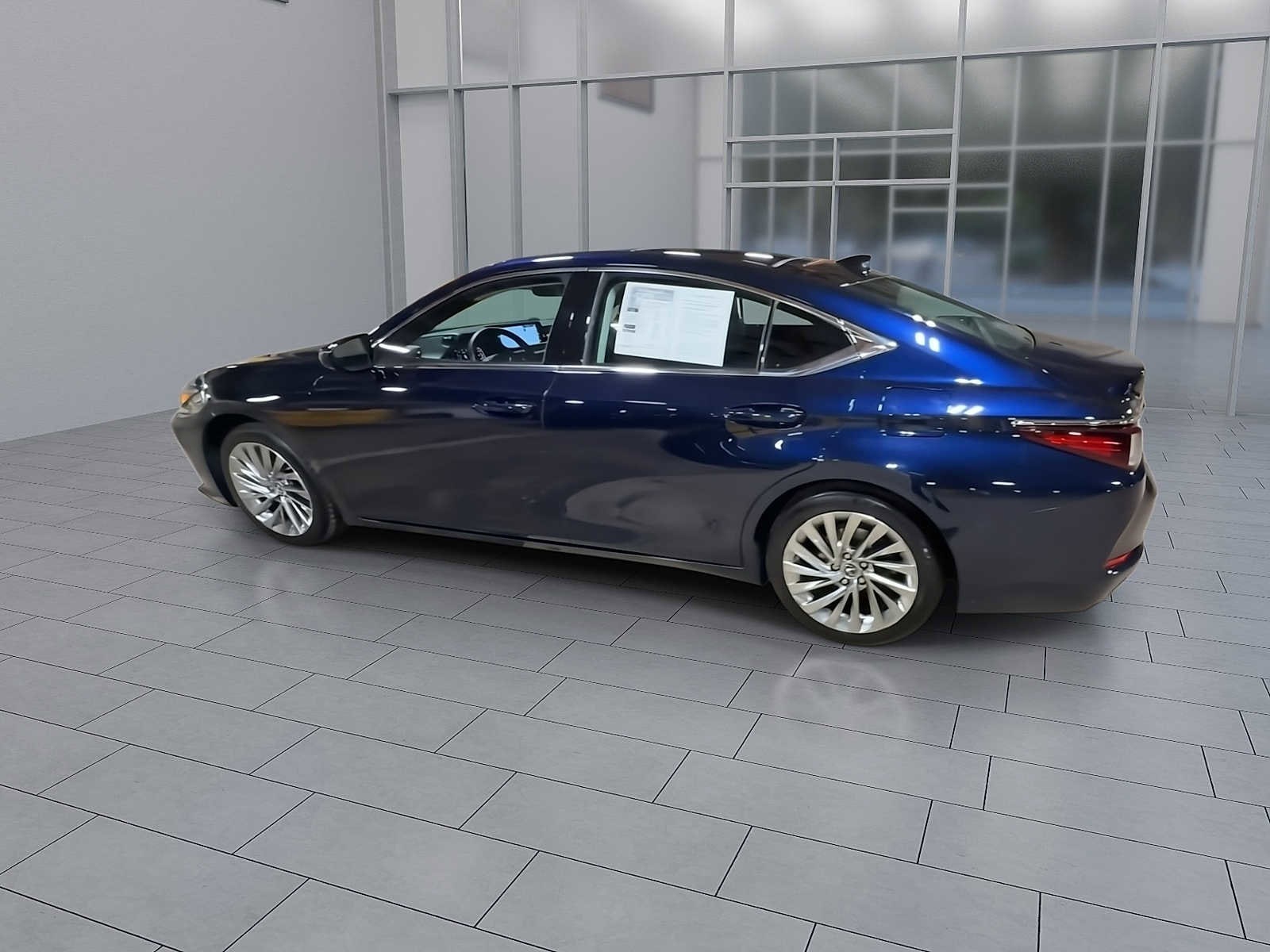 Thumbnail: 2019 Lexus ES - 6