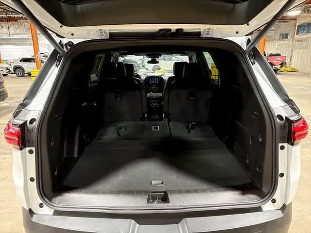 Thumbnail: 2023 Chevrolet Traverse - 11