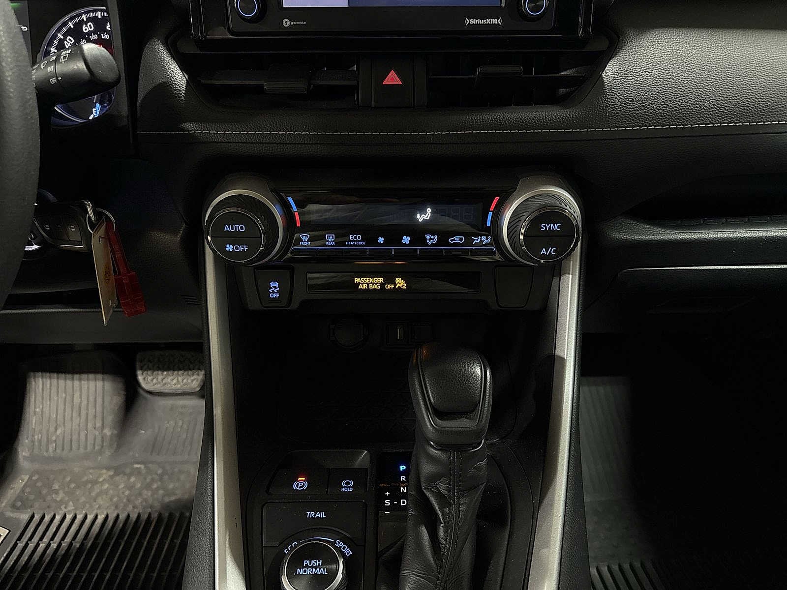 Thumbnail: 2020 Toyota RAV4 - 21