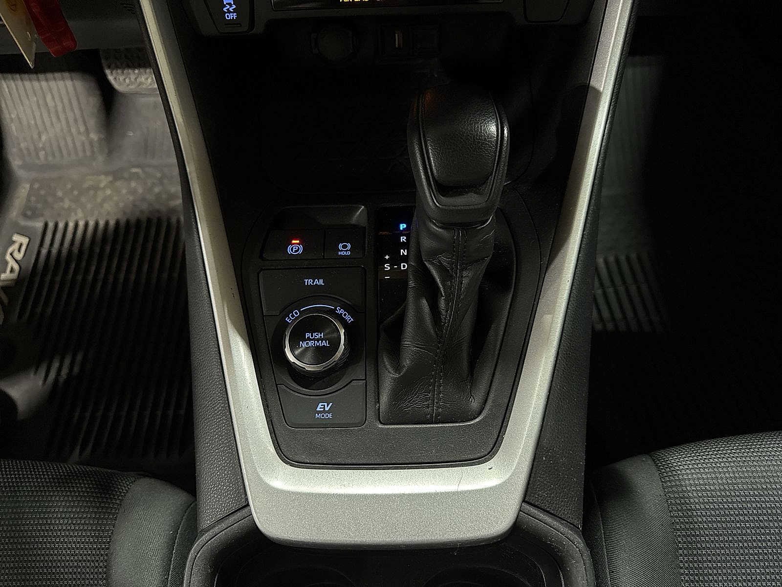 Thumbnail: 2020 Toyota RAV4 - 29