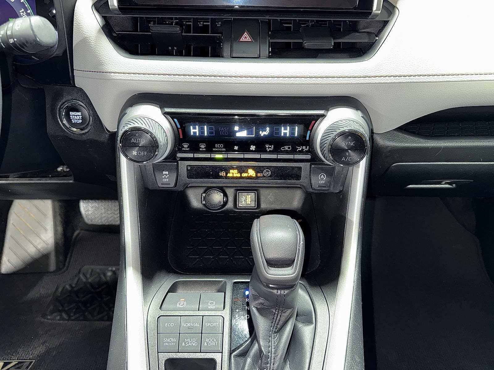 Thumbnail: 2023 Toyota RAV4 - 21