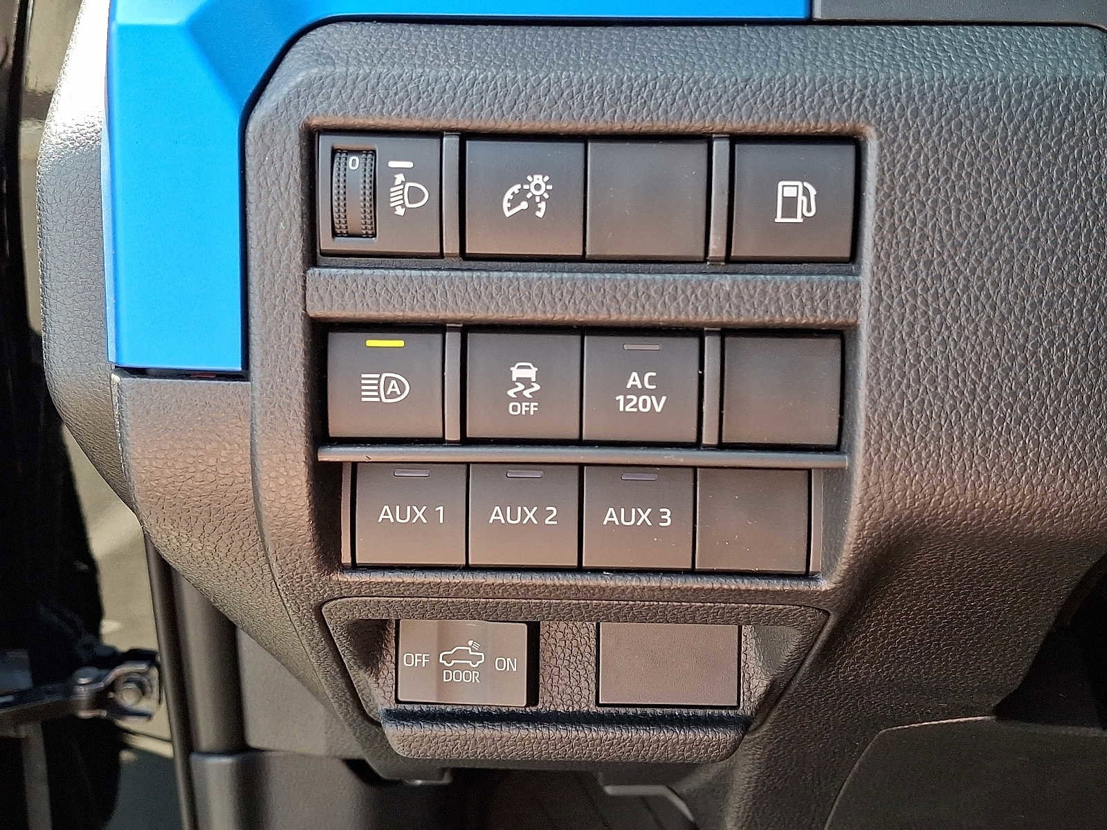 Thumbnail: 2025 Toyota Tacoma - 15