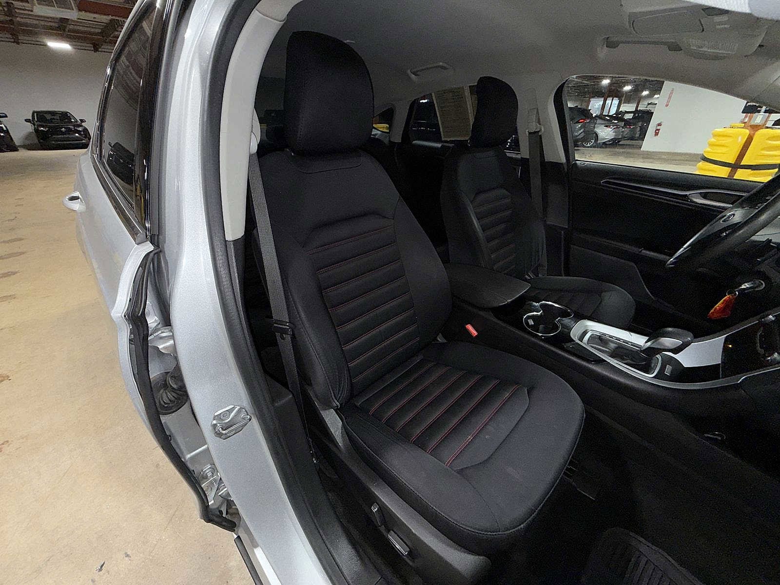 Thumbnail: 2015 Ford Fusion - 15