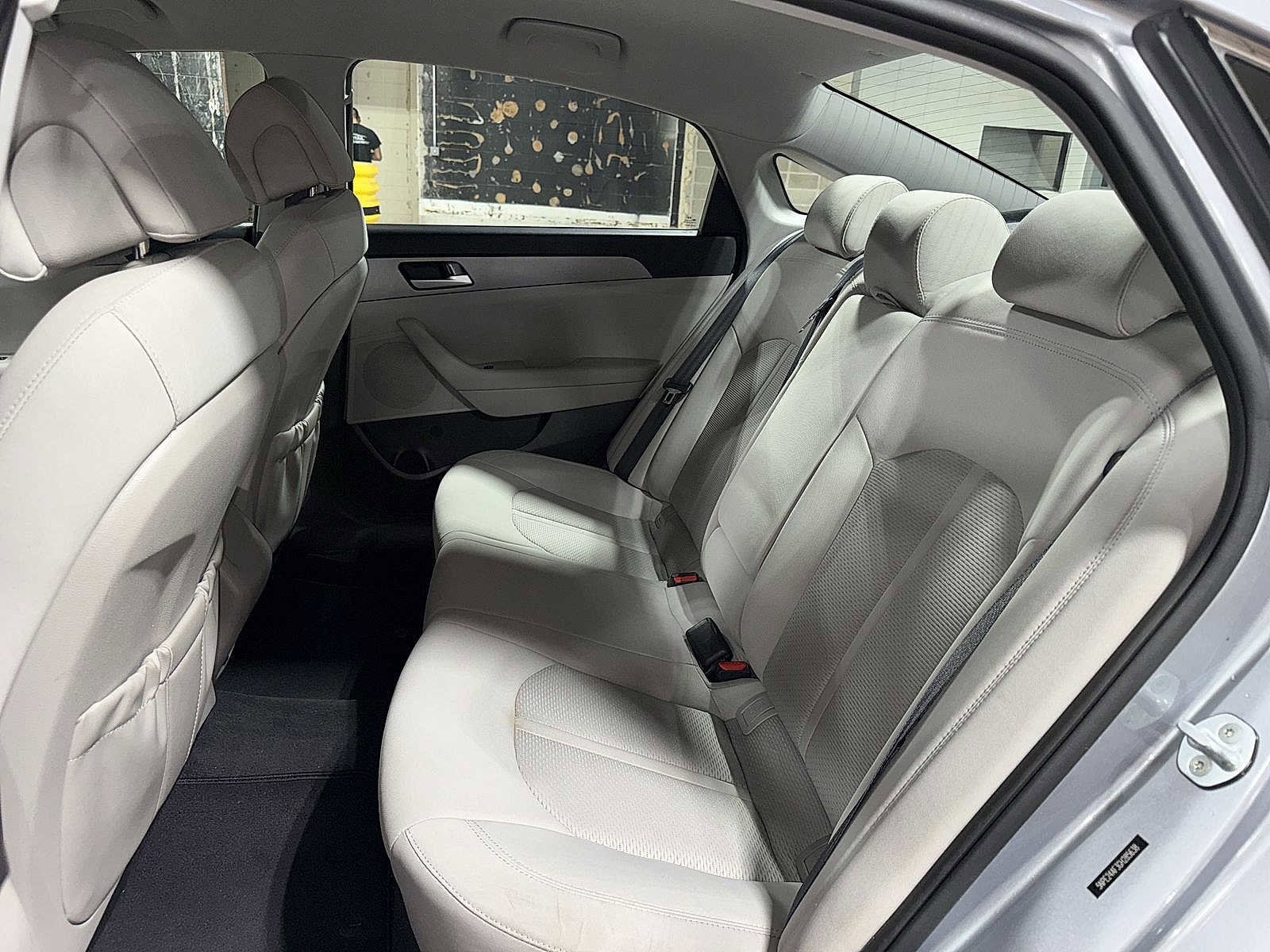 Thumbnail: 2016 Hyundai Sonata - 17