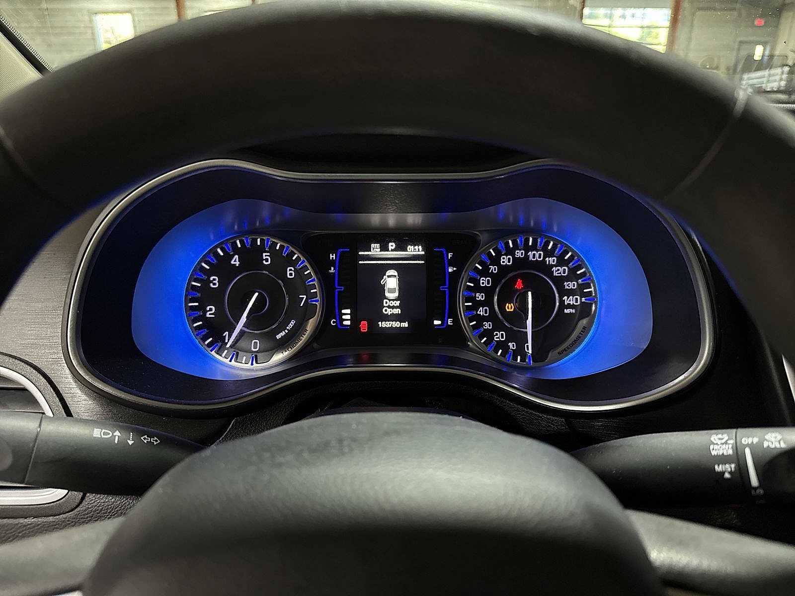 Thumbnail: 2015 Chrysler 200 - 28